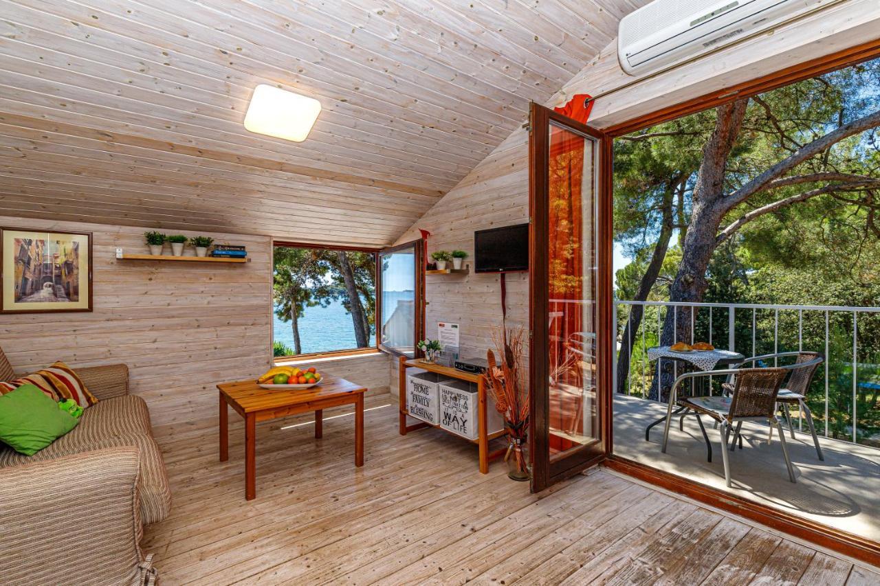 Al Mare Apartments 로비니 외부 사진