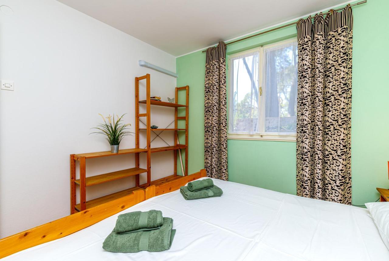 Al Mare Apartments 로비니 외부 사진