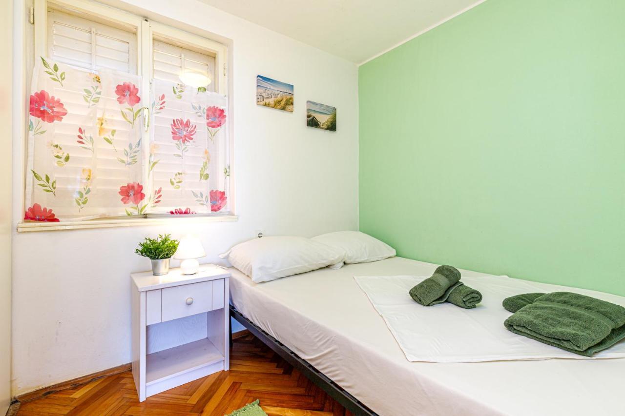 Al Mare Apartments 로비니 외부 사진