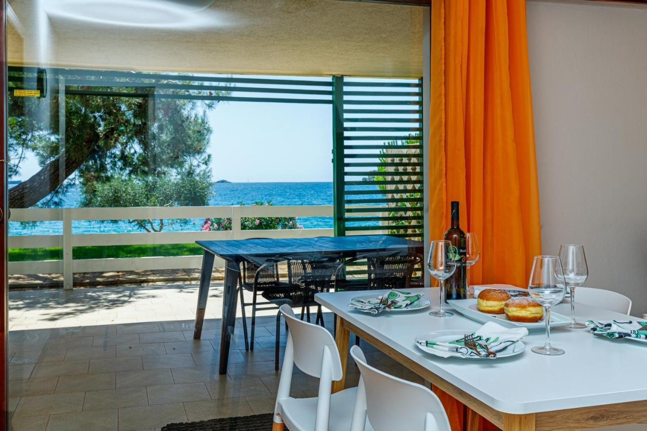 Al Mare Apartments 로비니 외부 사진