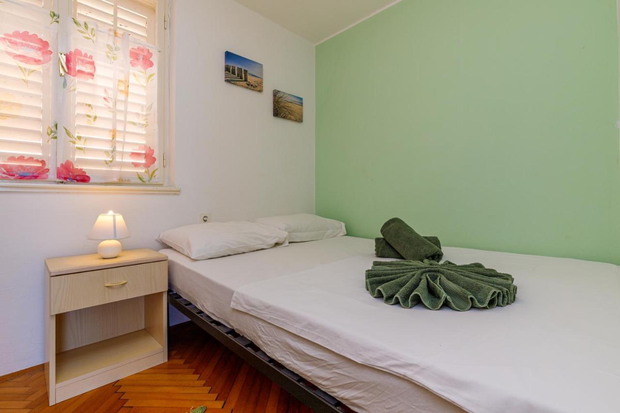 Al Mare Apartments 로비니 외부 사진