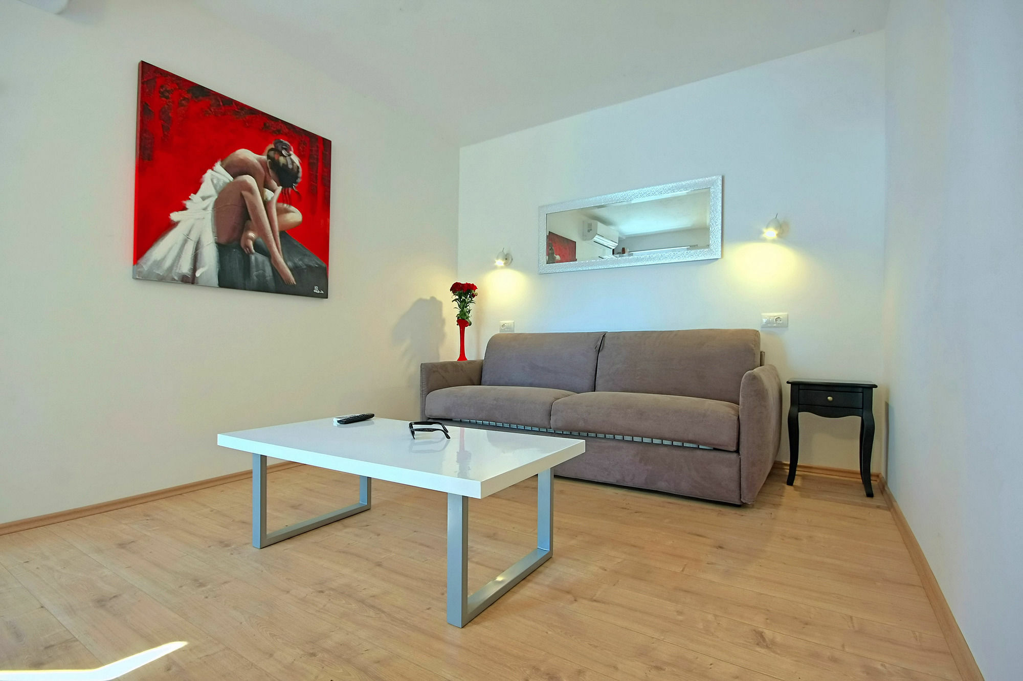 Al Mare Apartments 로비니 외부 사진